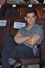 Aamir Khan at Kem Hospital in Mumbai on 27th Jan 2013 (25).JPG